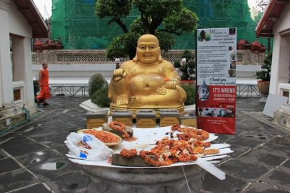 دانلود بانکوک، تایلند – 2015 می 8، 2015 بودا در وات آرون یا معبد سحر، نقطه عطفی در تایلند که برای اولین بار شناخته شده است