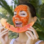 دانلود وکتور ماندالای سفید و طرح قاب گلدار در زمینه مشکی