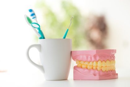 دانلود مسواک برای مراقبت از دندان ها تنظیم شده است