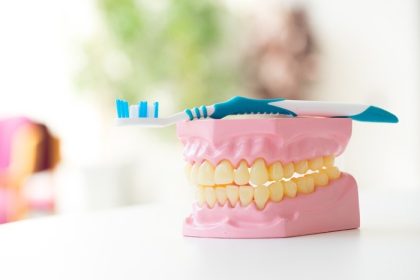 دانلود مسواک برای مراقبت از دندان ها تنظیم شده است