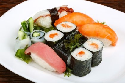 دانلود ژاپنی سوشی Sashimi و مجموعه رول