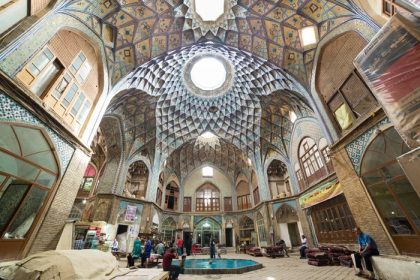 دانلود کاشان، ایران – مه 2، 2015 تمچهر امین دله، بازار کاشان (قرن نوزدهم). معماران ایرانی از این ساختارها به طور طبیعی استفاده کرده اند