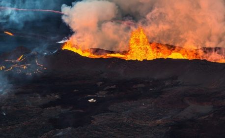 دانلود فوران آتشفشاني در ايسلند
