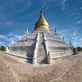 دانلود Pagoda White در شهر باستاني Inwa. معماري شگفت انگيز معابد قديمي بودايي. ميانمار (برمه) مناظر و مقصد سفر. چهار تصوير ص