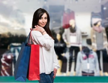 دانلود زن جوان کیسه های خرید