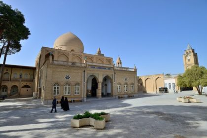 دانلود اصفهان – کلیسای جامع کلیسای جامع ونک در 19 آوریل در 19 آوریل 2015. کلیسای جامع ونک یا کلیسای خواهران مقدس در سال 1664 ساخته شد