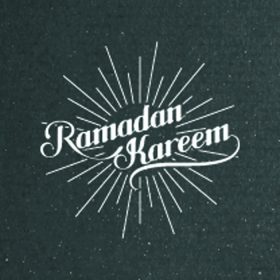 دانلود تصویر برداری تایپوگرافی برچسب یکپارچهسازی با سیستمعامل رمضان کریم با پرتوهای نور. ترکیب نامه های مقدس ماه مسلمان