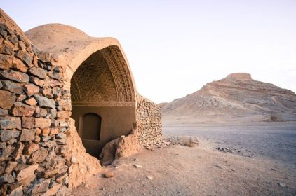 دانلود برج های سکوت در Yazd