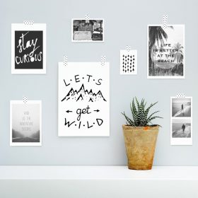 دانلود طراحی داخلی اسکاندیناوی Hipster. تابستان ، حرفه ، ماجراجویی ، هیئت مدیره خلق و خوی سفر با آویزان کردن بر روی دیوار خاکستری با گل گلدان.