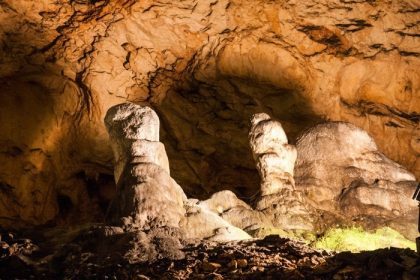 دانلود صحنه ای از غار شگفت انگیز بلغارستان Magura