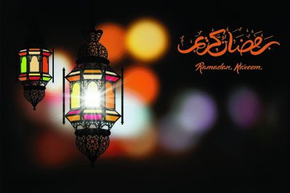 دانلود تبریک ماه مبارک رمضان کریم در زمینه تاری و روشن با لامپ زیبا و روشن عربی و حروف خطاطی خطی. وکتور تصویر_001