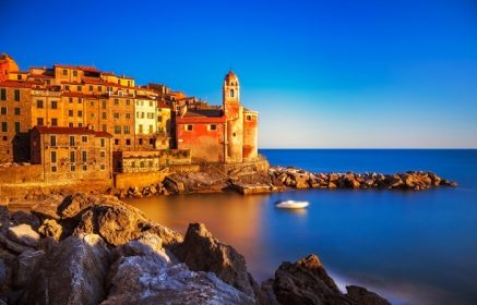 دانلود صخره های تلارو و روستای قدیمی در دریا. کلیسا و خانه های غروب خورشید. قرار گرفتن در معرض طولانی. پنج سرزمین ، Cinque Terre ، Liguria Italy Europe