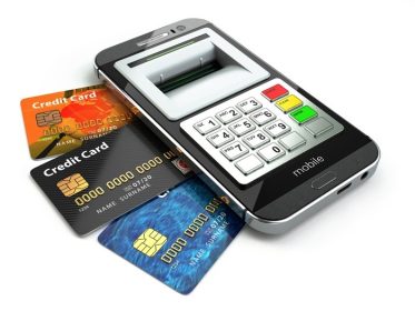 دانلود مفهوم بانکداری موبایل. تلفن هوشمند به عنوان دستگاه خودپرداز و کارتهای اعتباری. سه بعدی