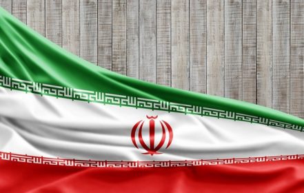 دانلود پرچم ابریشم ایران با copyspace برای متن یا تصاویر و پس زمینه چوب شما