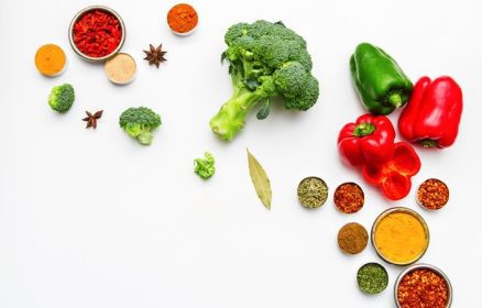 دانلود ادویه و سبزیجات برای پخت و پز و سلامتی در background