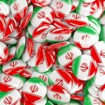 دانلود ژنراتورهاي توليد توربين بادي در خط ساحلي اقيانوس هنگام غروب خورشيد. توليد انرژي تجديدپذير جايگزين در فيليپين. دو امام
