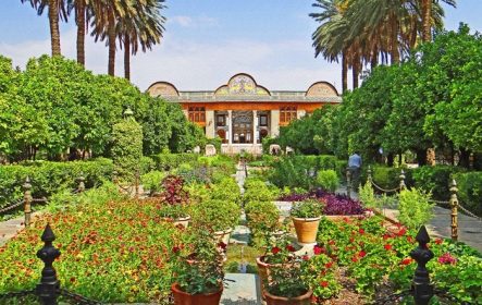 دانلود نقاشی رنگی چشم انداز زیبایی باغ ایرانی نارنجستان در شیراز، ایران بافت با ماسه سنگ