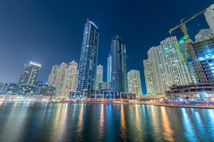 دانلود دبی – 9 آگوست 2014 منطقه دبی مارینا در 9 آگوست در امارات. دبی در خاور میانه به سرعت در حال توسعه شهر است