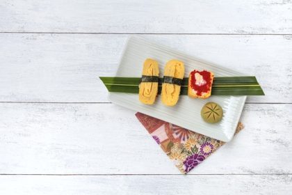 دانلود سوشی تخم مرغ با پیش زمینه مفهومی ژاپنی