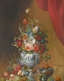 نقاشی کلاسیک زندگی بی جان با گل ها در کوزه، پرندگان و میوه ها روی الف