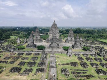 دانلود عکس نمای هوایی از مناظر زیبا مجموعه معبد پرامبانان