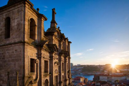 دانلود عکس خیابان های پورتو زیبا و رنگارنگ نزدیک ریو دورو