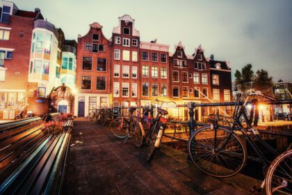 دانلود عکس نمای زیبای شب آرام از شهر آمستردام