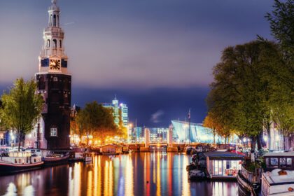 دانلود عکس شب زیبا در آمستردام نورپردازی