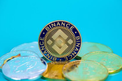 دانلود عکس گروه binance coin bnb همراه با سکه ارز دیجیتال