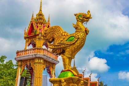 دانلود عکس معماری و مجسمه های رنگارنگ در معبد وات پلای لم در جزیره کو سامویی سورات تایلند
