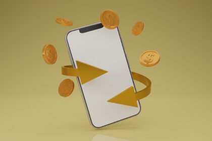 دانلود عکس انباشته شدن سکه در اطراف تلفن همراه