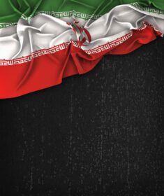 دانلود عکس پرچم ایران پرنعمت روی تخته سیاه سیاه گرانج با فضایی برای متن