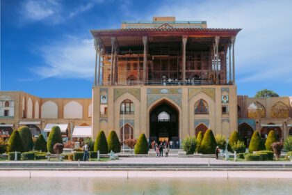 دانلود عکس اصفهان ایران بنای تاریخی علی قاپو