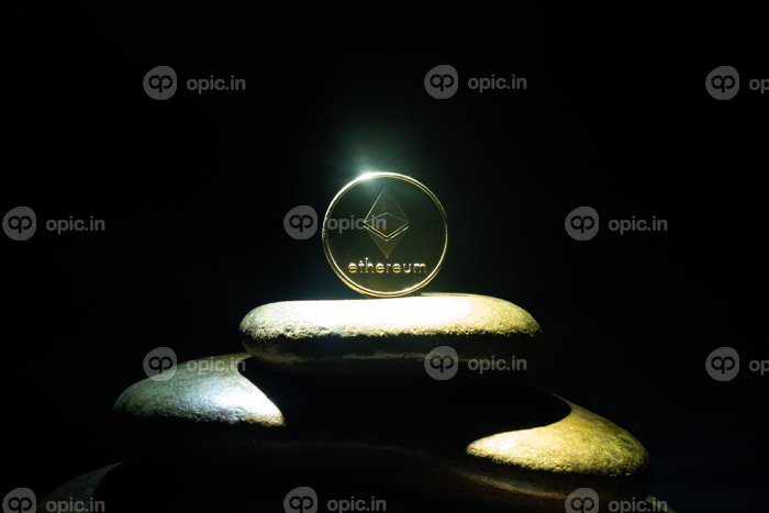دانلود عکس cryptocurrency اتریوم بر روی پایه یکی از اصلی