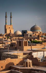 دانلود عکس پشت بام مسجد مرکز شهر و منظره شهر قدیمی یزد در ایران