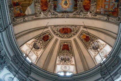 دانلود عکس سالزبورگ اتریش نمای سقف در کلیسای جامع