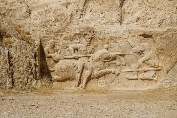 دانلود عکس نقش برجسته صخره ای ساسانی در نقش رستم ایران