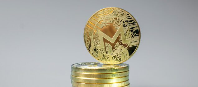 دانلود عکس مونرو طلایی رمز ارز پشته سکه دیجیتال است