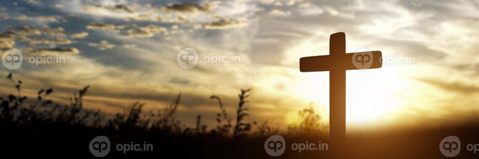 دانلود عکس شبح صلیب کاتولیک در هنگام غروب پانوراما پس زمینه