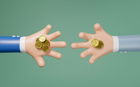 دانلود عکس دو دست تاجر که سکه های دلار و یورو را در دست گرفته اند