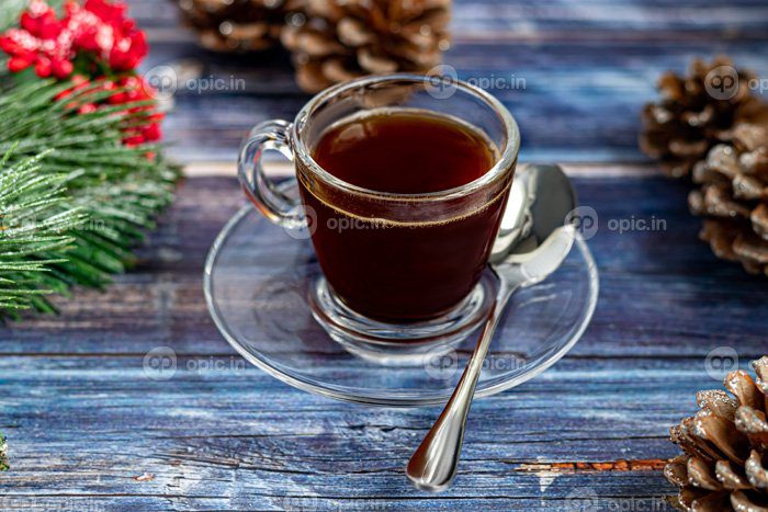 دانلود عکس یک فنجان قهوه معطر با شکر قهوه ای کریسمس