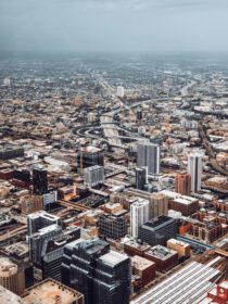 دانلود عکس هوایی از منظره شهری در طول روز