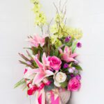 دانلود مجموعه وکتور با نوشیدنی های قهوه فرنچ پرس یک فنجان قهوه گل ختمی و یک کیسه قهوه