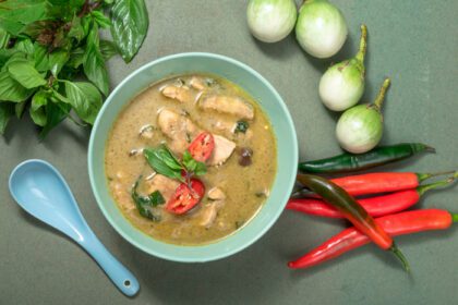 دانلود عکس کاری مرغ فرهنگ غذایی اصیل تایلند است