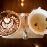 دانلود وکتور شیر روی صخره در شب