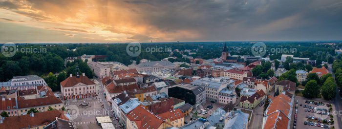 دانلود عکس منظره شهری از شهر tartu در استونی
