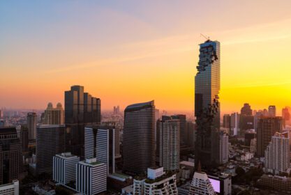 دانلود عکس نمای شهری از ساختمان تجاری اداری مدرن بانکوک در