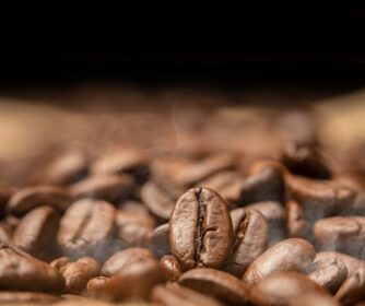 دانلود عکس از نزدیک دانه های قهوه