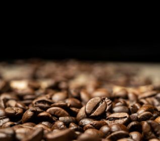 دانلود عکس از نزدیک دانه های قهوه