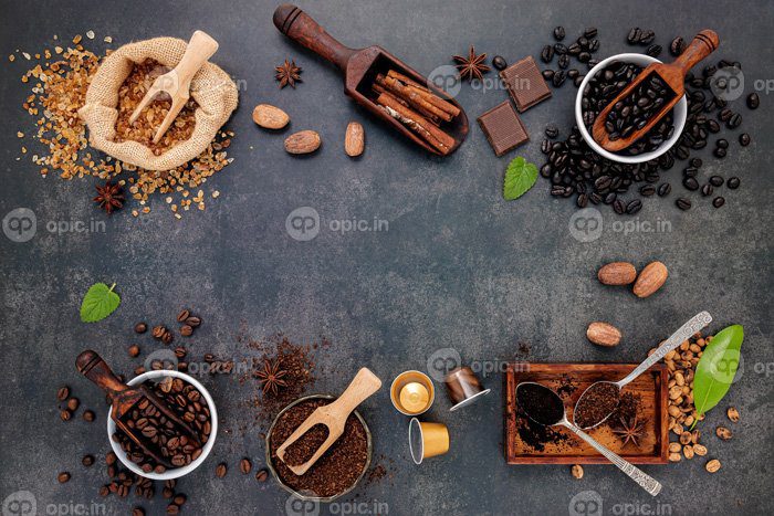 دانلود عکس پس زمینه دانه های قهوه و فضای کپی برای طراحی